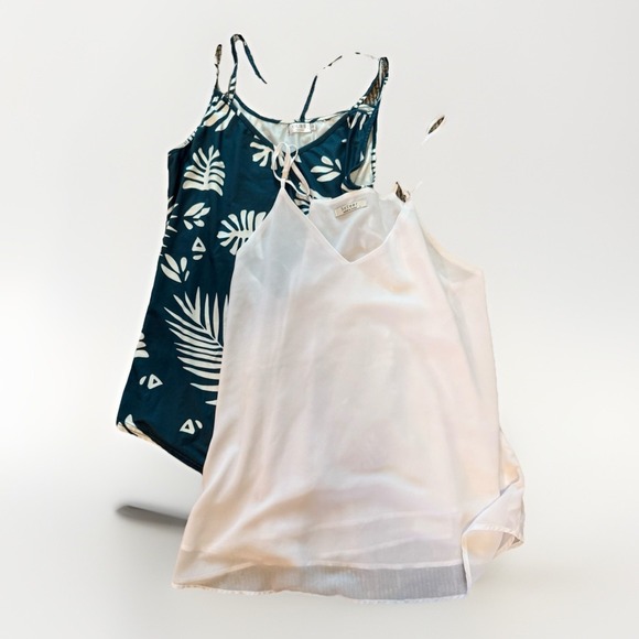 Lot Of 2 Womens Dressy Camisoles Camis Tank Tops Size Large Turquoise & White - Picture 1 of 6